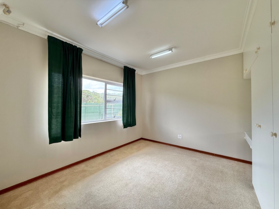 5 Bedroom Property for Sale in Seaview Eastern Cape